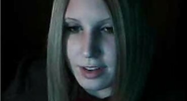 લાંબા પળિયાવાળું છોકરી બીપી સેકસી વીડીયો પર આહલાદક ધુમ્રપાન કરનાર