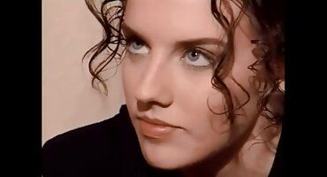 મોટા ટિટ્સ લેડી અદભૂત ચુંબન બાલ્ડ સજ્જન વીડીયો સેકસી