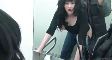 ચિકન બિલાડીઓને પ્રેમ કરે છે અને સુખનો અનુભવ કરે છે સેકસી વીડીયો ભેજો