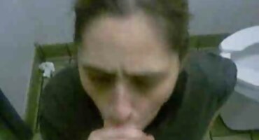 સુંદર સેકસી વીડીયો પિક્ચર છોકરી ખૂબ જ અશ્લીલ પેન્ટીઝમાં તેની બિલાડી બતાવે છે