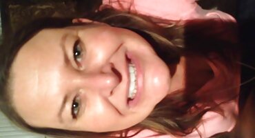 બે સુંદર સેકસ વીડીયા સ્ત્રીઓ ગાદલા પર એક માણસને મળે છે