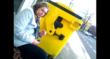 ભીડમાં ગુસ્સે પુરુષો એક મહિલાને ગુજરાતી સેકસી વીડીયો ફૂલ એચડી ચુંબન કરશે