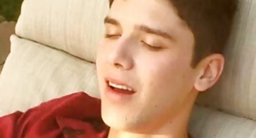 ફિલ્મ ફિલ્માંકન કર્યા પછી, વ્યક્તિએ કાળા શિશ્ન સાથે બીપી સેકસી એચડી વીડીયો છિદ્રો પ્લગ કર્યા.