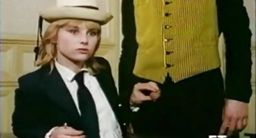 જુસ્સાદાર પશુ નિઃસ્વાર્થપણે એક વ્યક્તિના ત્રીપલ એક્સ વીડીયો સેકસી ટોટી પર સવારી કરે છે