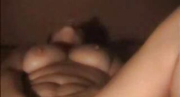 એક બિલાડી દ્વારા ગડબડ, સેકસી વીડીયા બીપી તે પથારીમાં સમાપ્ત થઈ.