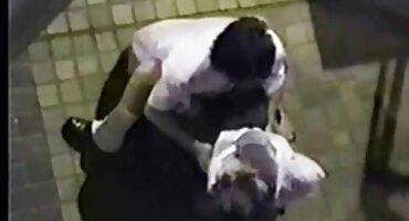 આગામી રૂમમાં માણસ શેરીમાં પ્રેસિડેન્શિયલ સેકસી વીડીયો ફીલમ સ્યુટના રહેવાસીઓને ચુંબન સાથે ફક્સ કરે છે