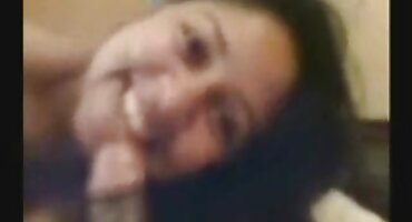 માણસ ધીમેધીમે ચુંબન સેકસી બીપી વીડીયો કોલેજ સુંદરતા પર બેડ