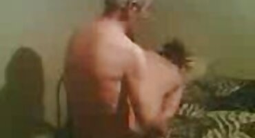 બેચેન ગિગોલો સોનેરીનો અંત લાવે વીડીયો સેકસ છે