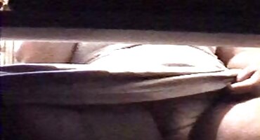 શ્યામા સ્પષ્ટપણે સોફા પર તેના ગુજરાતી સેકસી વીડીયો ફૂલ એચડી હાથથી તેની ગર્લફ્રેન્ડની યોનિને ચુંબન કરે છે