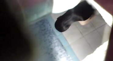 ડિપિંગ છોકરી તેના છિદ્ર હાથ સાથે રમે બીપી સેકસી વીડીયો છે