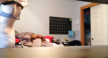 એક ખરાબ સેકસી વીડીયો મુવીસ માણસ ત્રણ મિત્રો સાથે તૂટી જાય છે