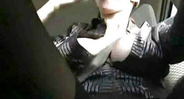 સેક્સી શ્યામા એક બીપી પીચર વીડીયો સેકસી પછી એક પુરુષ સભ્યોને ચાટે છે