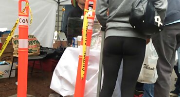 યુવાન વ્યક્તિ અને છોકરીએ પાર્ટીમાં સેકસી વીડીયો ફુલ સેક્સ કર્યું હતું