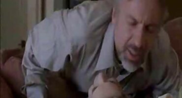 ટૂંકા પત્રવ્યવહાર પછી, સેકસી વીડીયો બ્લુ પિક્ચર વિદ્યાર્થી તેને બિલાડી આપે છે