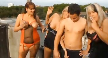 ડોગી સેકસી વીડીયો હિન્દી શૈલી અને એક ઉત્તેજક સભ્ય