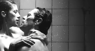 તેલ સાથે સારી રીતે સનીલીયોન ના સેકસી બીપી વીડીયો તેલયુક્ત સભ્ય પર બે સુંદરીઓ