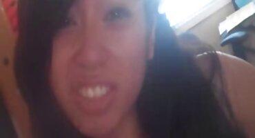 યોગ્ય ક્ષણની રાહ સેકસી ફીલમ વીડીયો જોતા, ગાય્સ સોનેરીને એકસાથે ચુંબન કરશે