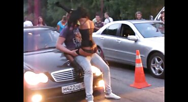 આકર્ષક છોકરીઓ તેમના કપ ગુજરાતી સેકસી વીડીયો પિચર ચાટ્યા