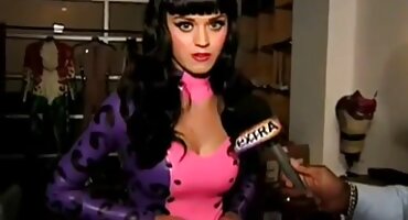 સુંદર ડિલ્ડો કનિલિંગસ બેબ ઉત્સાહિત બેબ ફુલ સેકસી એચડી વીડીયો પ્રદાન કરે છે