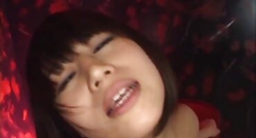 લાંબા વાળવાળી યુવતીને તેની માતાના ફાલસ એચડી સેકસ વીડીયો મળ્યા