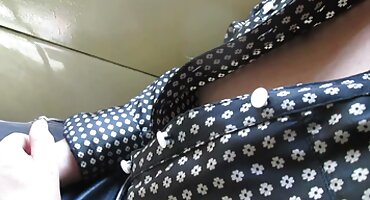 કલાકાર તેના ગરમ મરી ચુંબન સાથે જોડાયેલ સેકસી બીપી વીડીયો છોકરીઓ