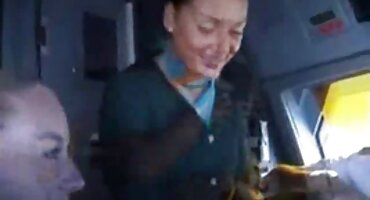 એક સેકસી વીડીયો બતાવો મોટા ચુંબન સાથે એક માણસ અશ્લીલ