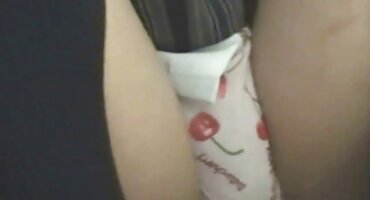 એક યુવાન બિલાડી ચુંબન આનંદ સ્ટ્રોક. એક ઇંગ્લીશ સેકસી વીડીયા સારા શુક્રાણુ પછી