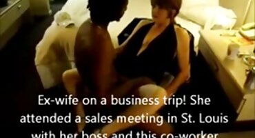 સુંદર સ્ત્રી પૈસા માટે નગ્ન સેકસી વીડીયો આપો અને ઘનિષ્ઠ સ્થાનો દર્શાવે છે