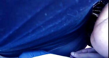 શ્રી પમ્પ્ડ બીપી વીડીયો સેકસી એક છોકરીને યાર્ડમાં ચુંબન સાથે