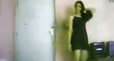 છોકરી તેના બિલાડી સાથે સેકસી વીડીયા એચડી છોકરીના ચહેરા પર અટકી ગઈ