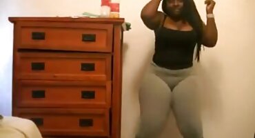 એક વિશાળ સેકસી વીડીયો ઓપન પલંગ પર, સ્ત્રીઓ એકબીજાના ટિટ્સ અને બિલાડીને વાહિયાત કરે છે