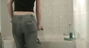 આજે સુંદર સેકસી બીપી વીડીયો એચડી છોકરી બેડ પર ચુંબન કરે છે