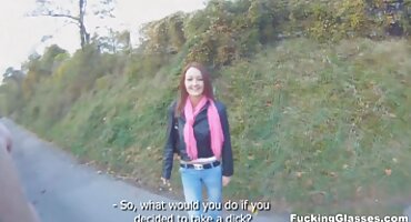 યુવાન સ્ત્રી એક જ સમયે બે એચડી સેકસી વીડીયા સભ્યો ભોગવે છે