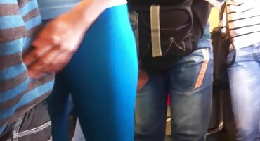 બે ચિંતિત એચડી બીપી વીડીયો સેકસી નાની છોકરીઓ સેક્સ કરવા માટે એક માણસ પર ફેરવાઈ