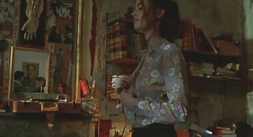 તેણીએ એક ટ્વિસ્ટેડ દેખાવ સાથે વ્યક્તિને આકર્ષિત કરી અને રસોડામાં સેકસી પીચર વીડીયો તેને નિર્દયતાથી શરણાગતિ આપી