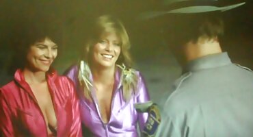 પેન્ટીઝ બદલવામાં આવે છે અને ફુલ સેકસી વીડીયા સોનેરી છાતીમાં દાખલ કરવામાં આવે છે