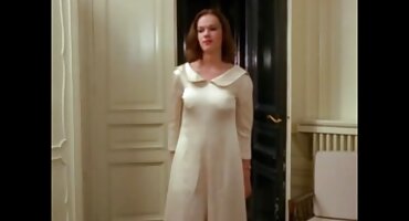 કાળા મહિલાએ ધૂમ્રપાન બંધ કર્યું અને ફ્લોર પર બીપી વીડીયો સેકસી બેઠા.