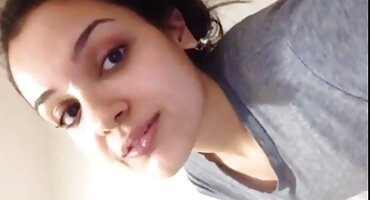 યુવાન છોકરીઓ સેકસી વીડીયો બતાવો ગેંગબેંગ ચુંબન ગરમ ગાય્ઝ