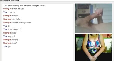 પાછળથી બંધાયેલ અને ગધેડામાં એક છોકરીને બિલાડી પર ચુંબન ત્રીપલ એક્સ વીડીયો સેકસી સાથે