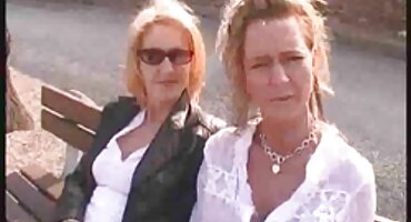 અનુભવના સેકસી વીડીયો પિક્ચર આધારે, એક છોકરી પાસે મોજામાં રખાત છે